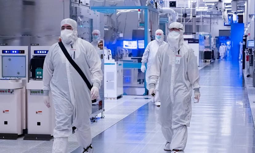 Intel Poised to Land Apple Chip Deal