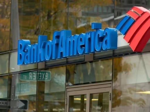 Bank of America Analyst Boosts AAPL Target