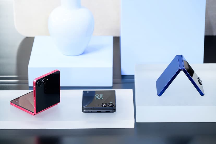 Apple Explores Square Foldable iPhone