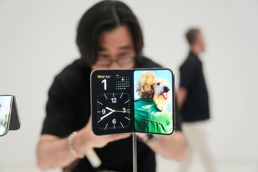 Foldable iPhone Duo Inspires New Apps