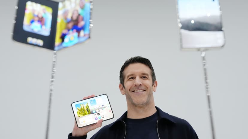 Apple's Siri Gets AI Makeover
