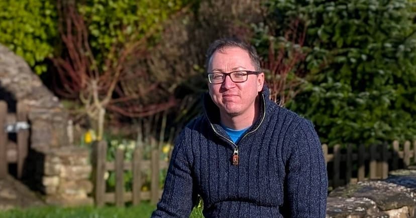 Seizure reveals 75mm brain tumour in architect.