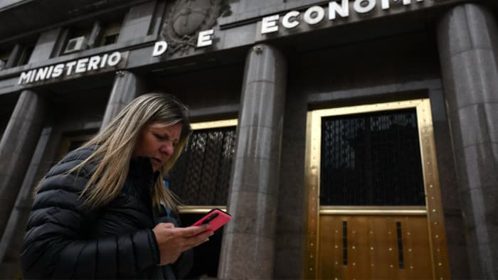 Argentina Economy Shrinks Amid Austerity