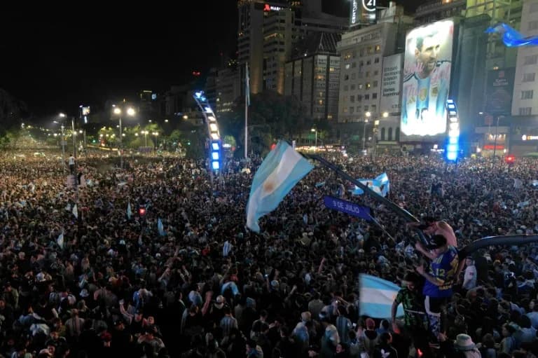 Buenos Aires Erupts: Martinez Goal Seals World Cup Final Berth!