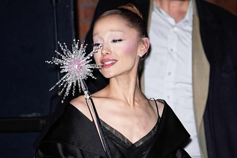 Grande's Glinda Wand Steals Show