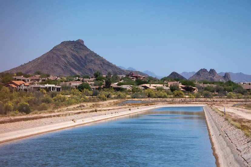 AI's Thirst: Data Centers Strain Arizona Water