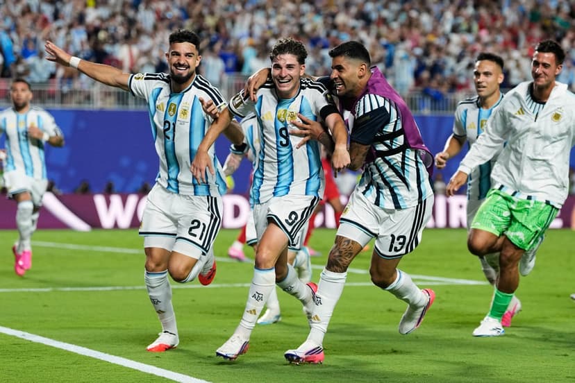 Alvarez deal: Arsenal push as rivals balk