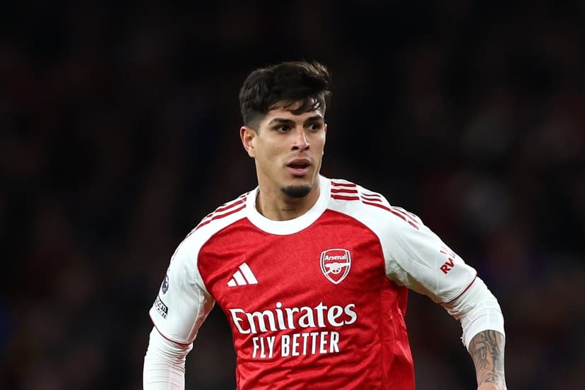 Arsenal Seals £40M Hincapie Deal