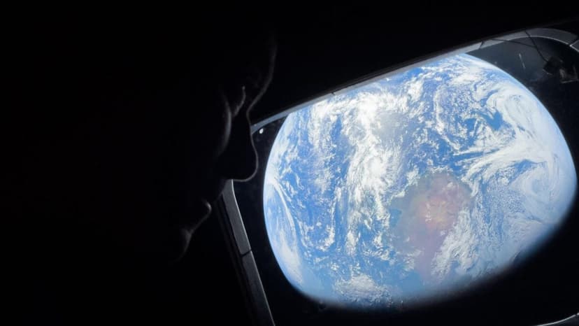 Artemis 2 Astronauts Snap Earth Selfies with iPhone