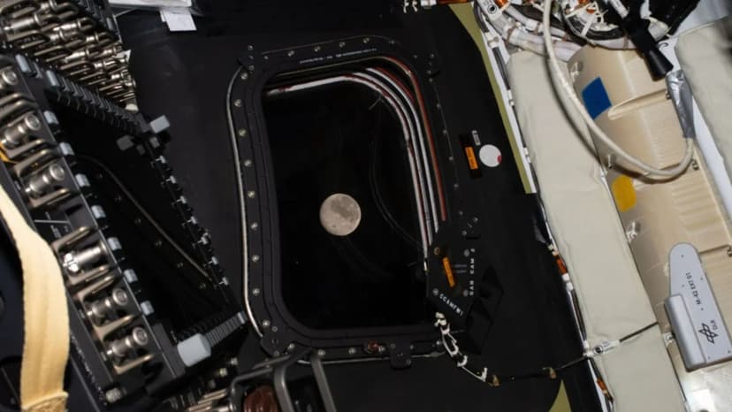 Moon Mission Faces Signal Blackout Tonight