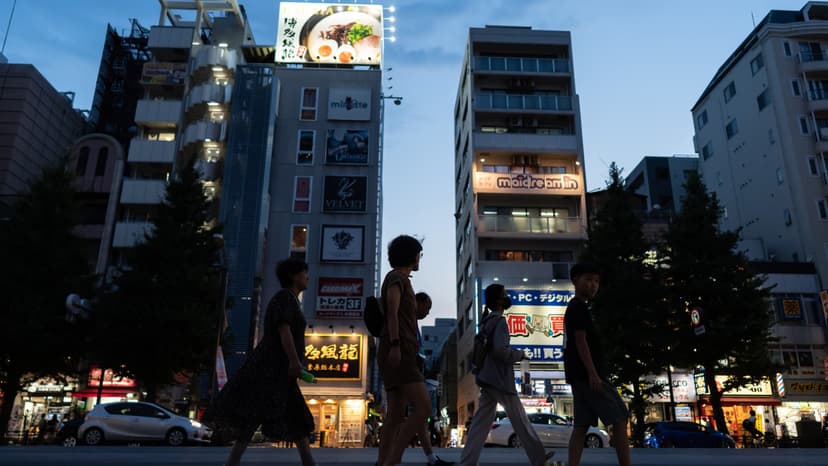 Tech Stocks Surge: AI Hype and Fed Rate Cut Hopes Fuel Rally