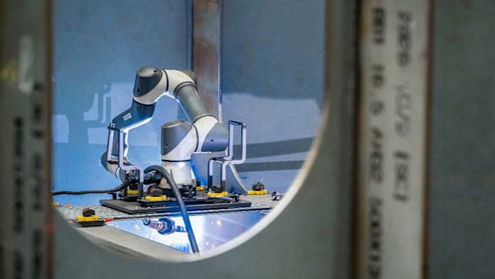 South Korea & Japan Automate to Counter China's Shipbuilding Might