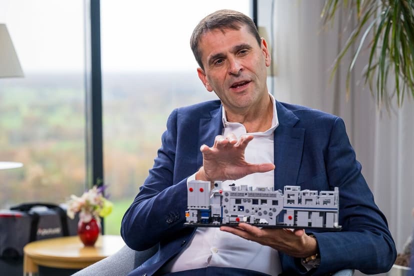 ASML's Complex Chip Machines: A Technological Marvel