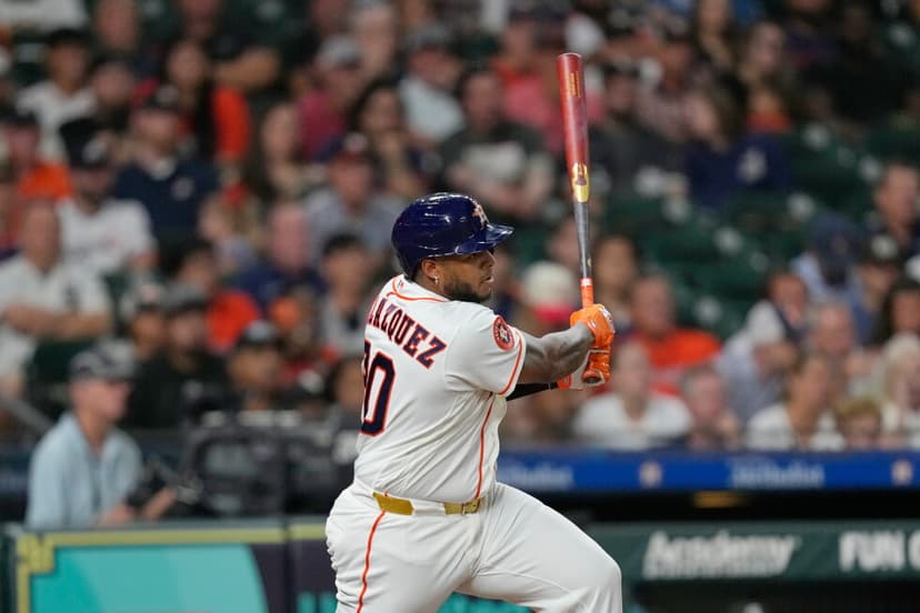 Astros Clinch 2-0 Victory with Late-Inning Heroics
