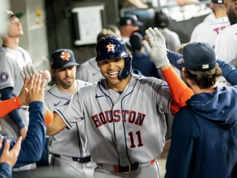 Astros Rally Late, Bullpen Shines After Arrighetti Injury