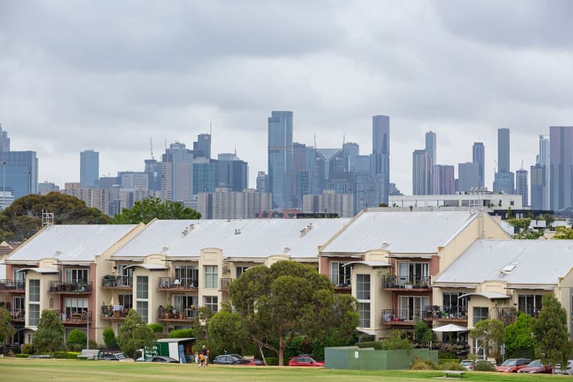 Aussie Home Prices Cool: Sydney, Melbourne Lead Slowdown