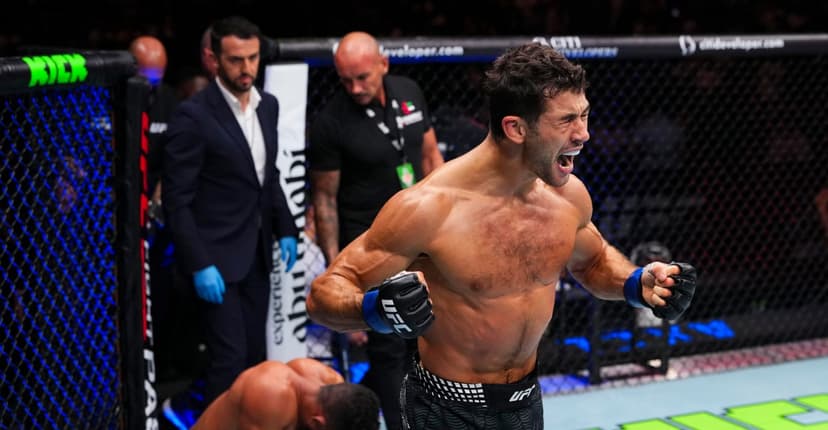 Sola's D'Arce Puts Bonfim to Sleep Early