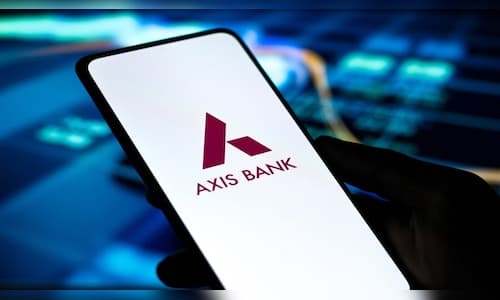 Axis Bank Profit Soars Past Estimates in Q3