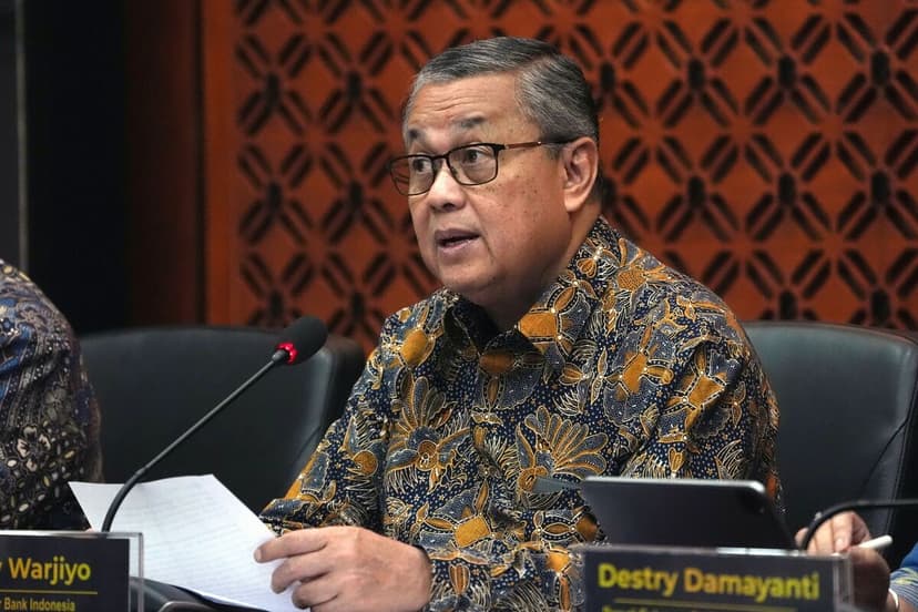 Indonesia's Central Bank Holds Rates, Eyes Currency