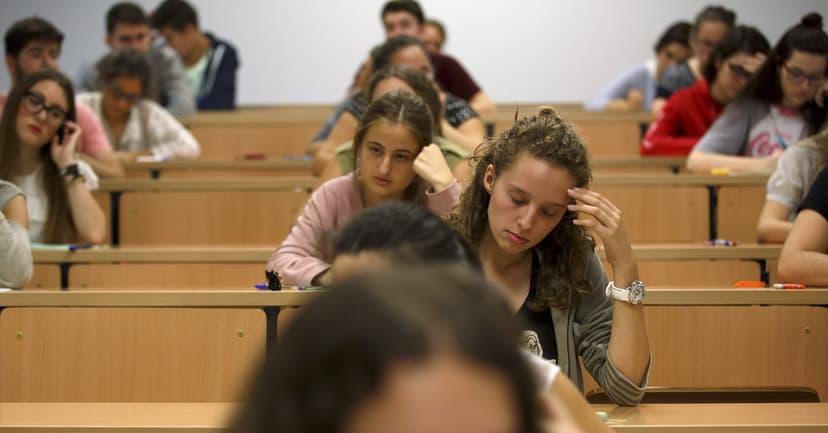 Bar Exam Scores Plummet: National Average Declines