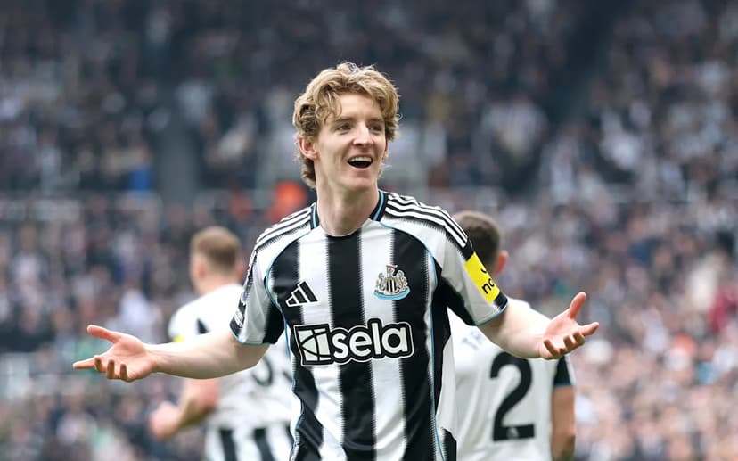 Bayern Eyes Gordon: Bundesliga Bound?