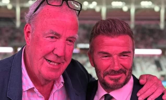 Beckham Surprises Clarkson With Birthday Cake in Miami