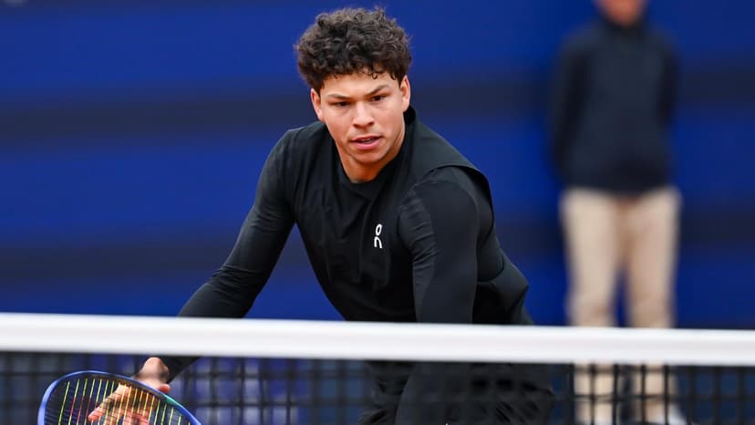 Shelton Advances in Munich on Tie-Break Thriller