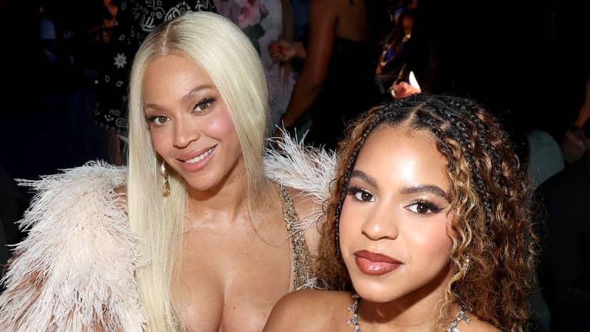 Beyoncé & Mom's Cozy Movie Night Revealed