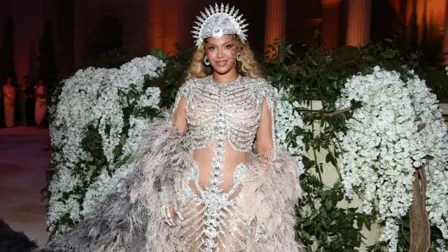 Beyoncé's Crystal Skeleton Glows at Met Gala