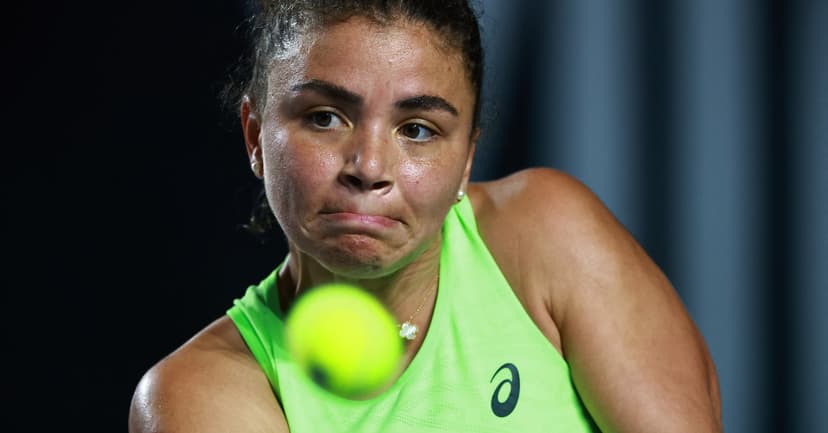 Italy on Brink of BJK Cup Finals!