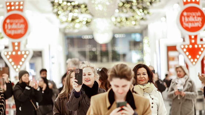 Black Friday Surge: Online Spending Shatters Records