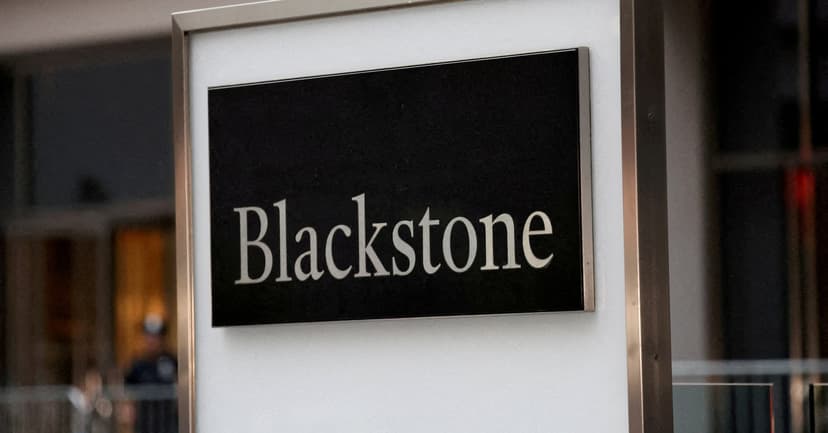 Blackstone Fund Sees First Loss in 3 Years