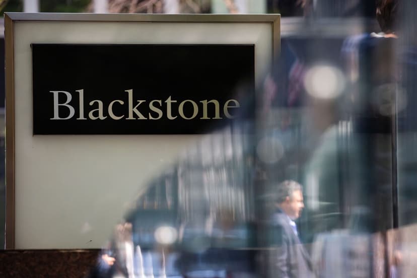 Blackstone Backs AI-Resistant Services with $1B Loan