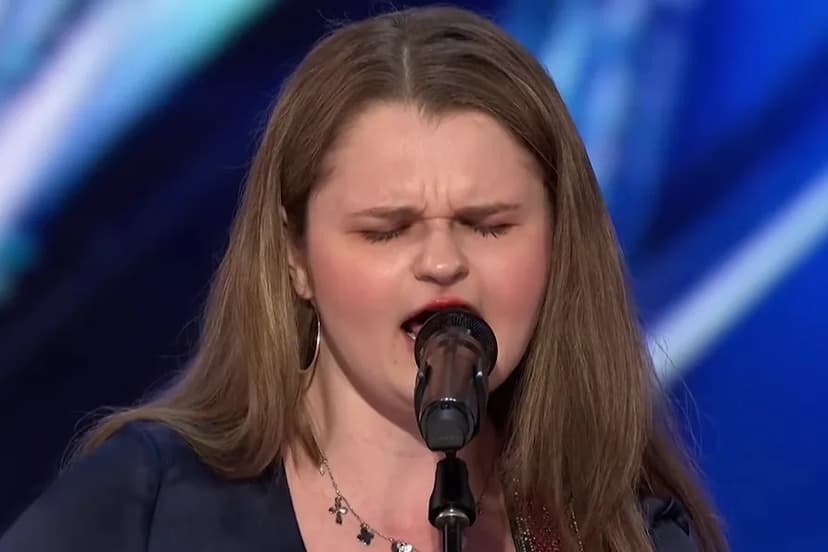 Blind Singer Wows AGT Judges with Powerful Voice