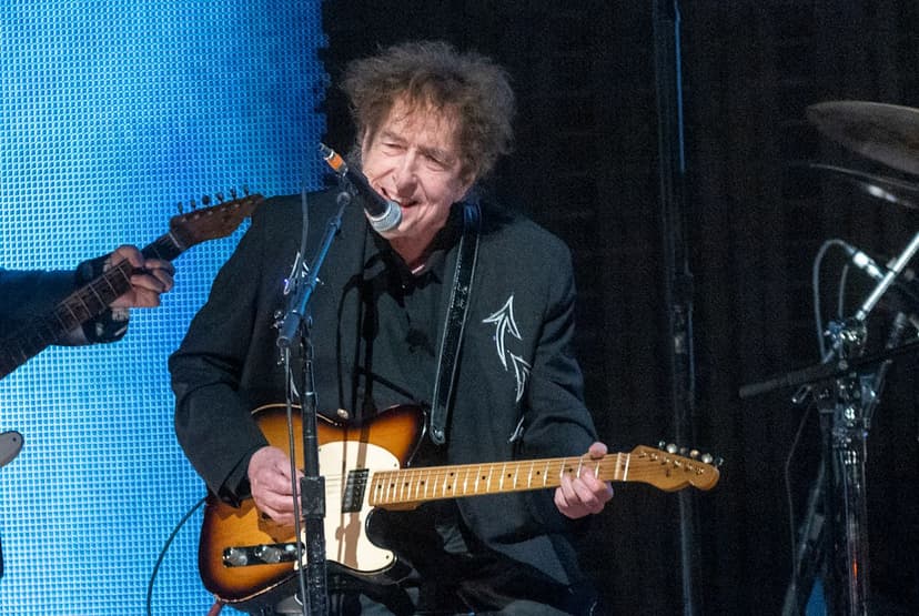 Nashville Finale: Vaughan Joins Dylan for Surprise Jam