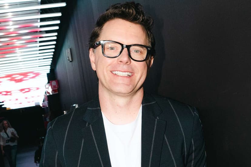 Bobby Bones Calls DWTS Fan Feud 'Pure Wrestling'