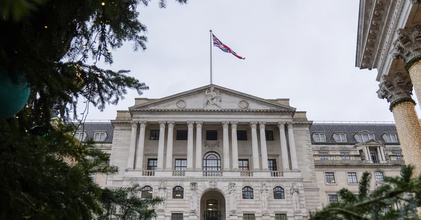 BoE Holds Rates Steady Amidst Inflationary Shock
