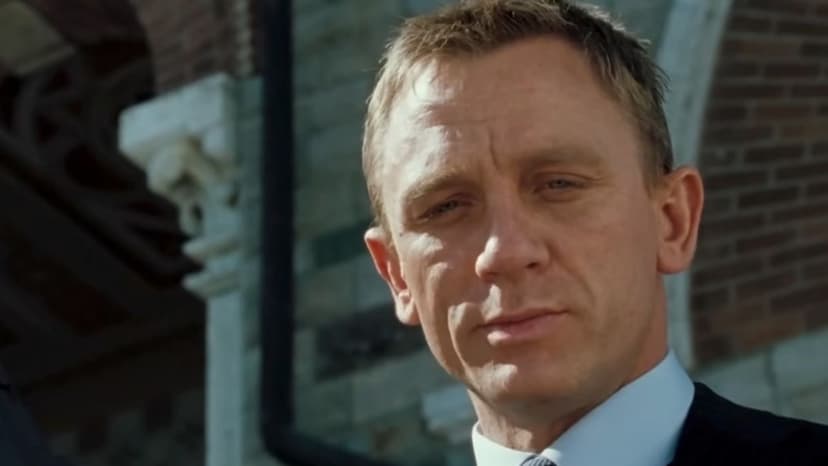 Reddit Uncovers Unseen Knee Pads in Iconic Bond Scene