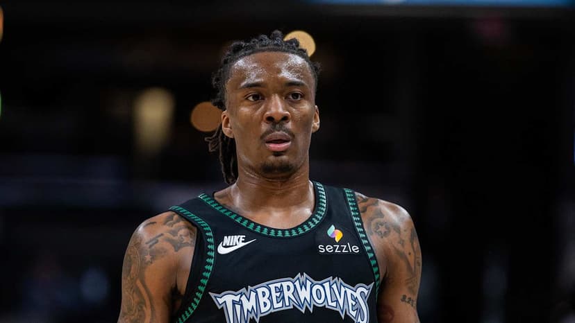 Ex-Clipper Hyland Steps Up for Injured T-Wolves