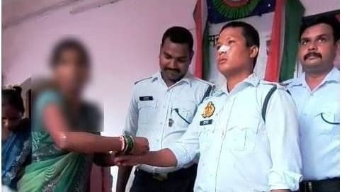 Rakhi Tied to Injured Cop After Heroic Chain Snatcher Capture