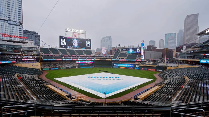 Braves Game Delayed by Rain in Minnesota