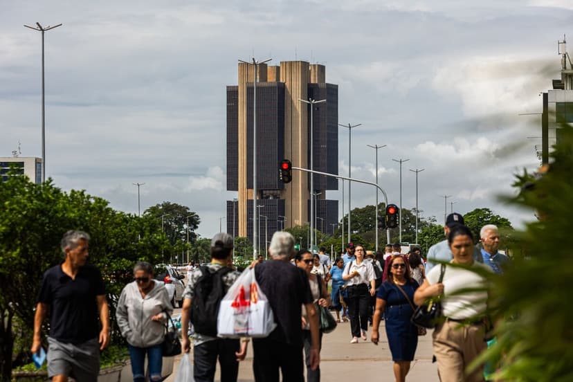 Brazil's Economy Cools: Interest Rate Forecast Slashed