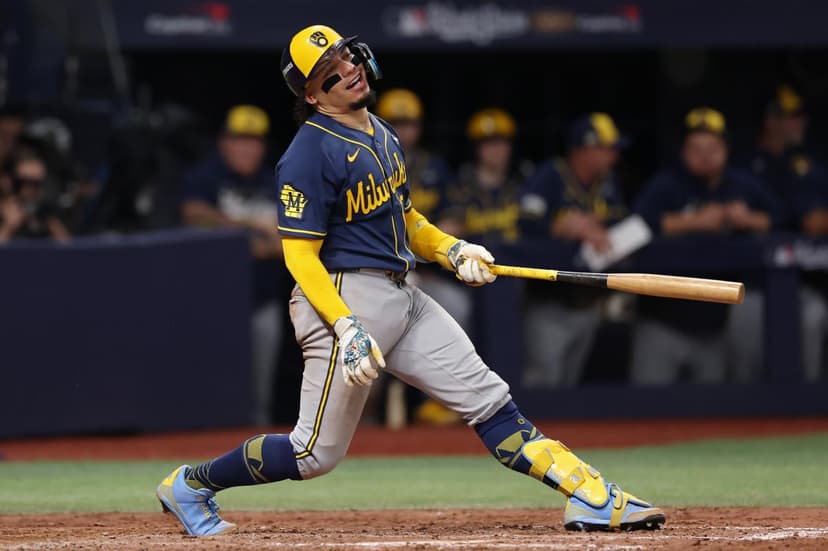 Brewers' Star Catcher Contreras Demands Bigger Deal