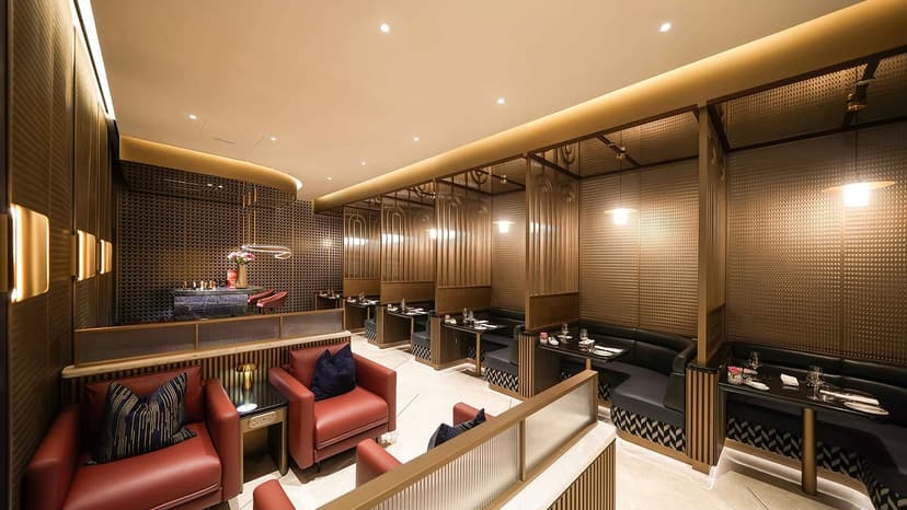 Dubai Lounge: Luxury Meets Middle East Flair