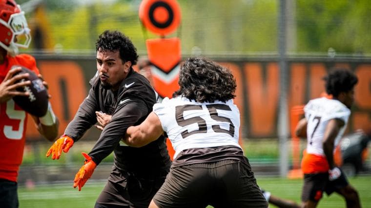 Browns Gamble on New O-Line to Boost QB Play