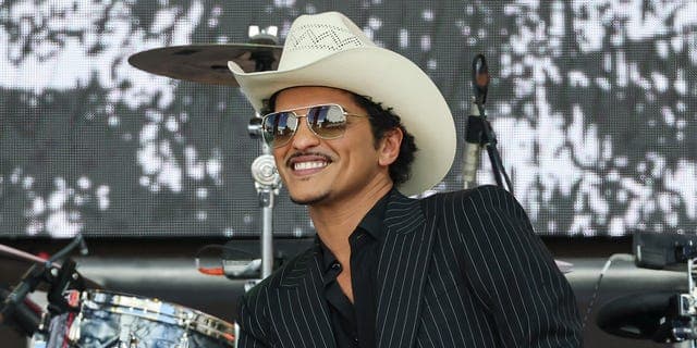Bruno Mars Skips VMAs for Tour