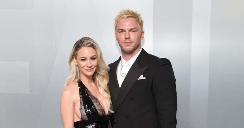 Mom slams body-shamers over Oscars dress