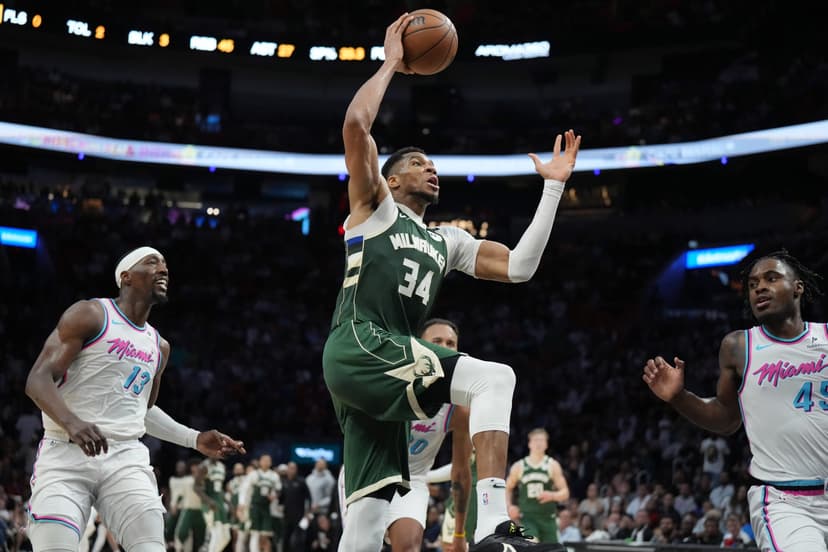 Giannis' Status Looms Over Bucks' Five-Game Skid