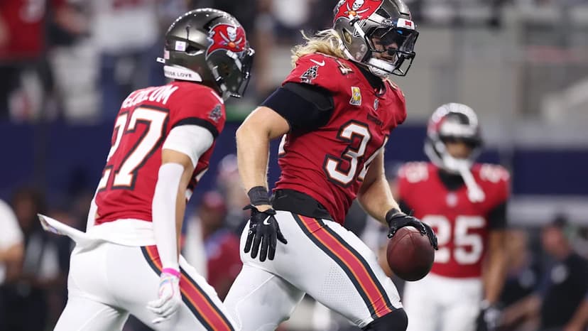 Anzalone's Interception Seals Bucs' First Win!