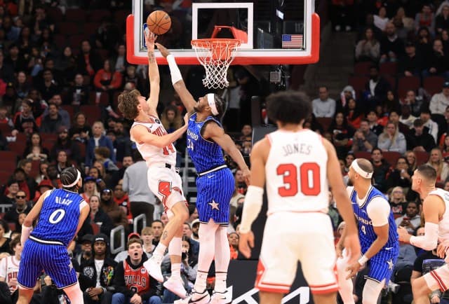Buzelis Leads Bulls' Fourth Quarter Surge to Beat Magic